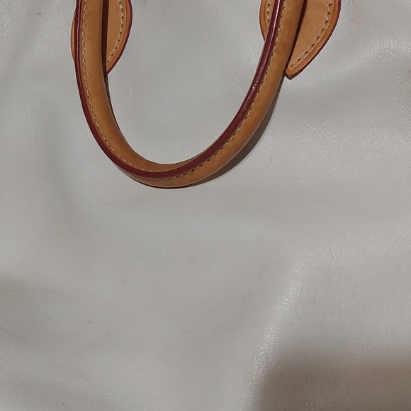 Dooney & Bourke - Picture 5 of 5